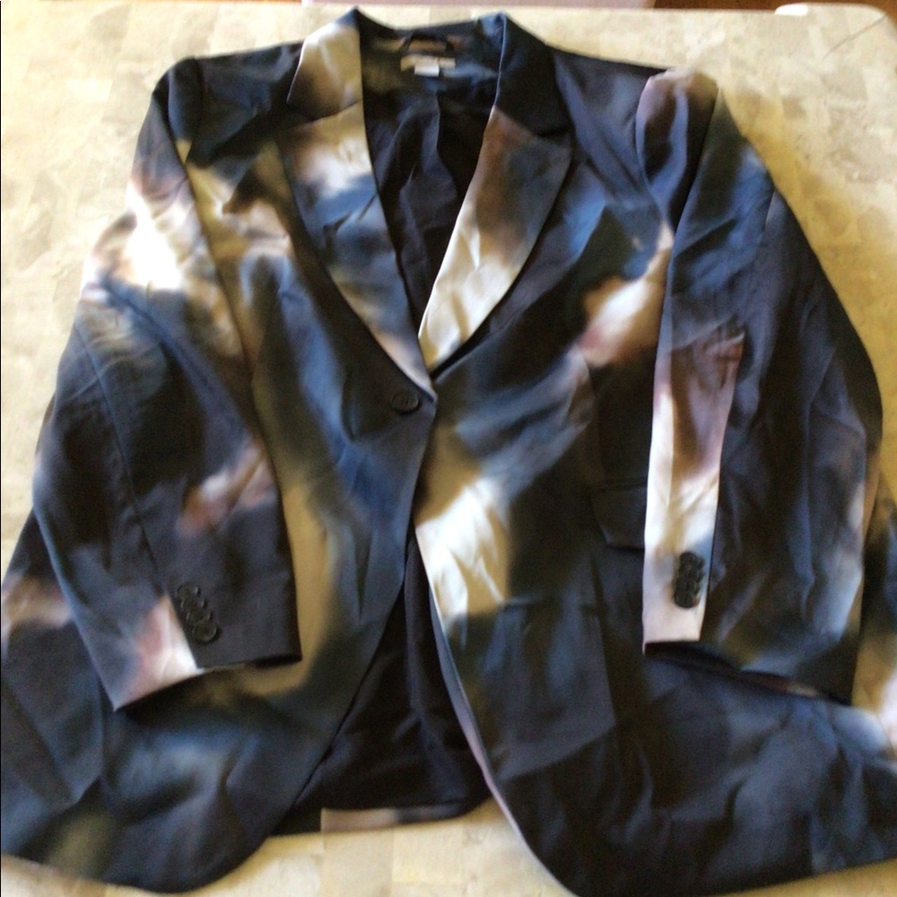 H&M CONSCIOUS EXCLUSIVE COLLECTION  FITTED JACKET FULLY LINED  ONE BUTTON CLOSE